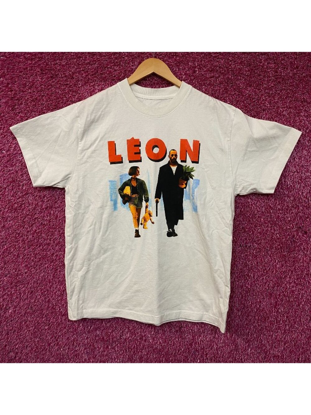 Léon: The Professional Léon and Mathilda Movie T-Shirt Large